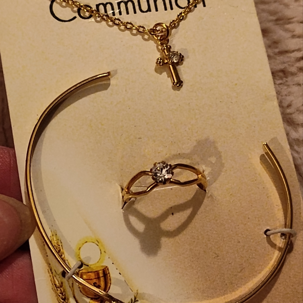 NWT! First Holy Communion Jewelry Set - Picture 5 of 6